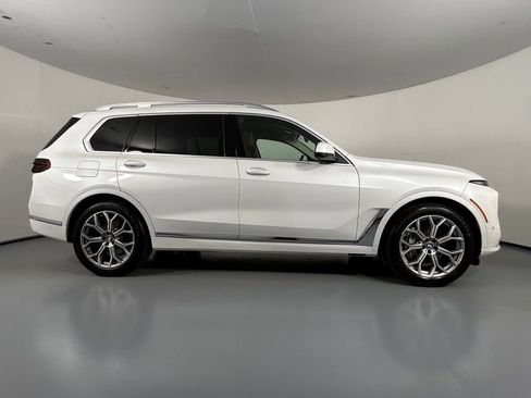 Used 2024 BMW X7 xDrive40i w/ Executive Package AWD/4WD image 9