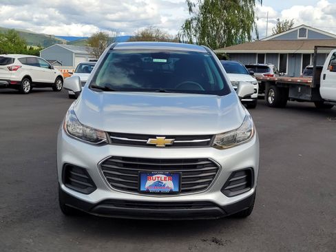 Used 2021 Chevrolet Trax LS w/ Tint and Cruise Package AWD/4WD image 2