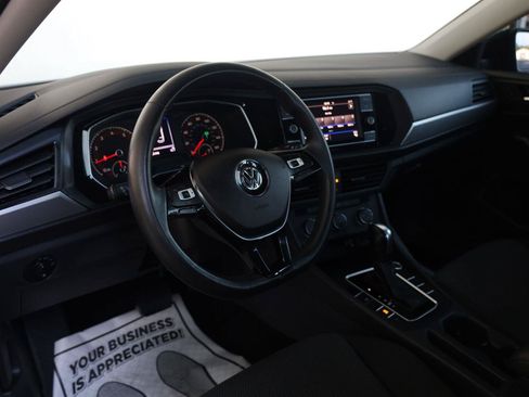 Used 2019 Volkswagen Jetta R-Line FWD image 16