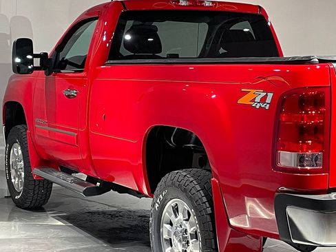 Used 2011 GMC Sierra 2500 SLE w/ SLE Preferred Package AWD/4WD image 30