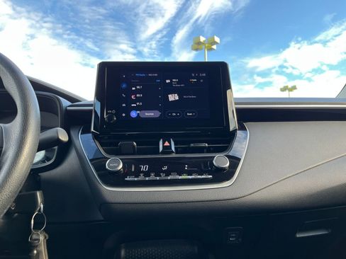 Used 2025 Toyota Corolla LE image 21