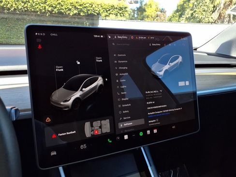 Used 2021 Tesla Model Y Long Range AWD/4WD image 8