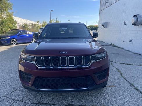 Used 2023 Jeep Grand Cherokee Laredo image 9