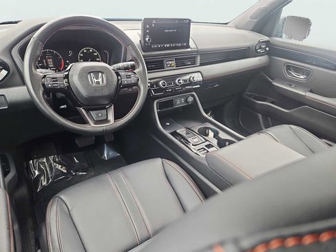 Certified 2024 Honda Pilot TrailSport image 11