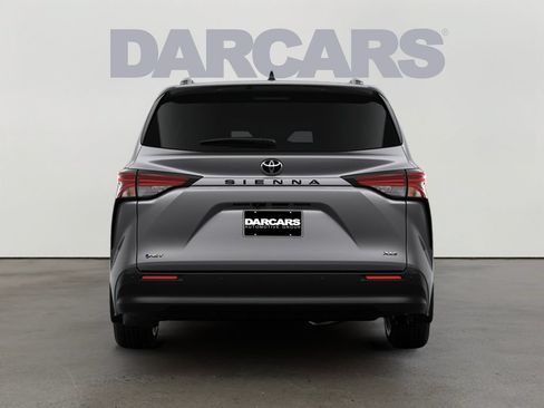 New 2026 Toyota Sienna XLE FWD image 6