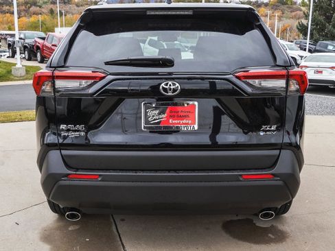 New 2025 Toyota RAV4 XLE image 7