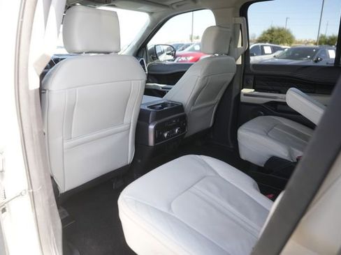 Used 2021 Ford Expedition Platinum image 12