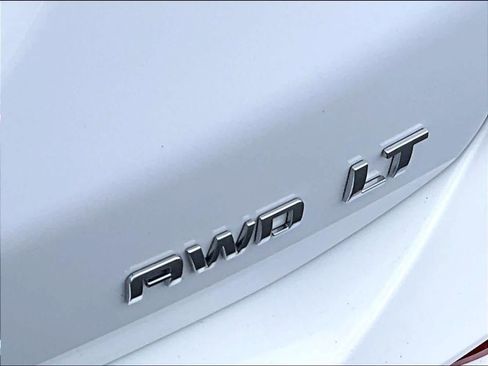 Used 2023 Chevrolet Equinox LT image 28