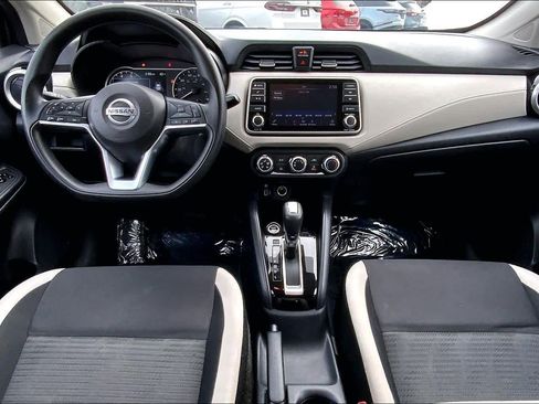 Used 2021 Nissan Versa SV image 15