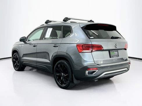 Used 2023 Volkswagen Taos SE w/ Panoramic Sunroof Package AWD/4WD image 5