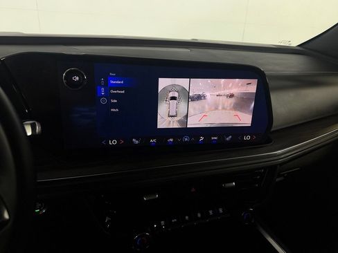Used 2025 Chevrolet Tahoe Z71 AWD/4WD image 19