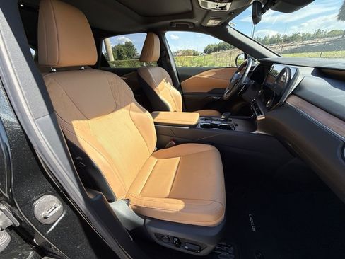 Used 2025 Lexus RX 350 Premium w/ Accessory Package (Z1) image 16