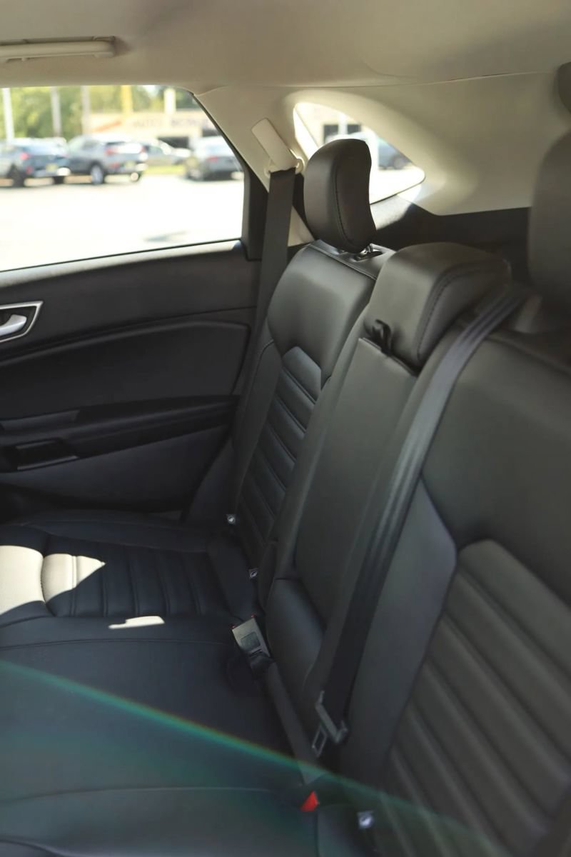 Used 2020 Ford Edge SEL w/ Cold Weather Package AWD/4WD image 30