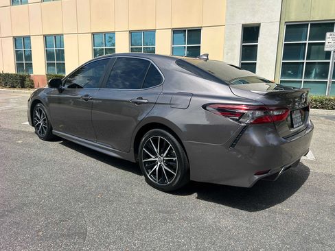 Used 2024 Toyota Camry SE w/ Convenience Package FWD image 5