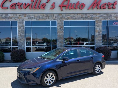 Used 2021 Toyota Corolla LE FWD image 1