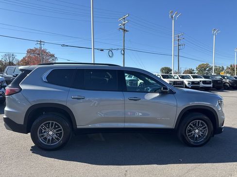 Used 2025 GMC Acadia Elevation image 6