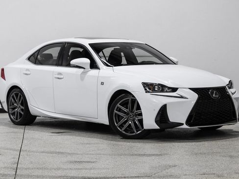 Used 2019 Lexus IS 300 image 4