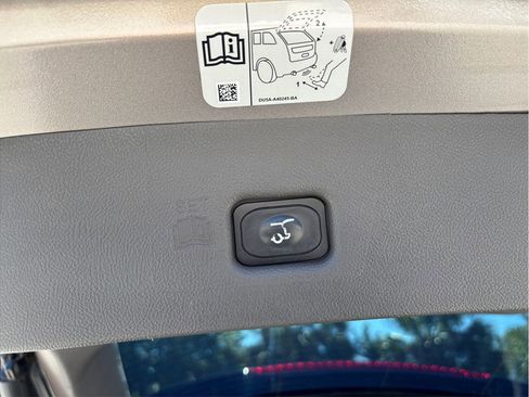 Used 2018 Lincoln MKX Reserve w/ Driver Assistance Package image 51