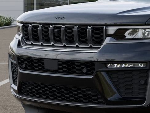 New 2026 Jeep Grand Cherokee L Limited AWD/4WD image 11