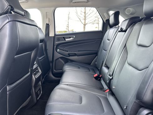 Used 2018 Ford Edge Titanium w/ Ford Safe & Smart Package image 21