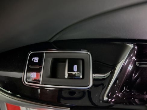 Used 2024 Cadillac Lyriq Luxury w/ LPO, Floor Liner Package image 31