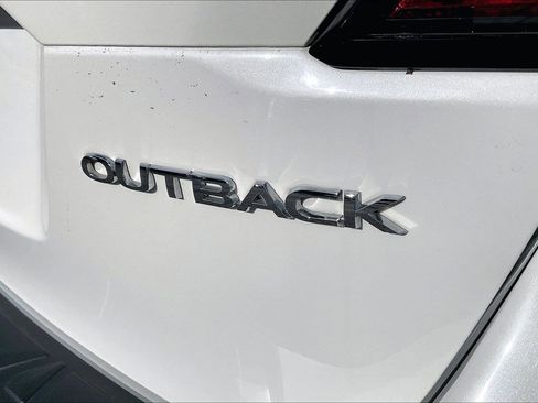 Used 2021 Subaru Outback Limited image 9