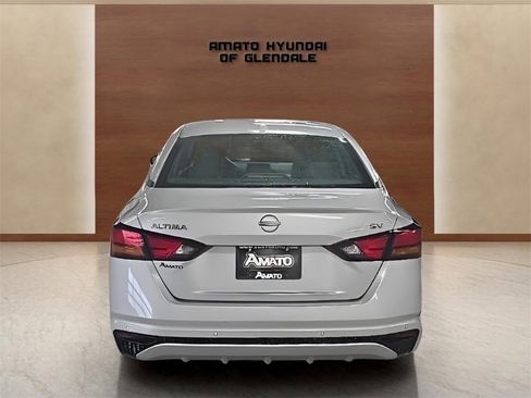 Used 2024 Nissan Altima 2.5 SV image 5