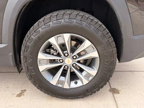 Used 2025 Chevrolet Equinox LT FWD image 5