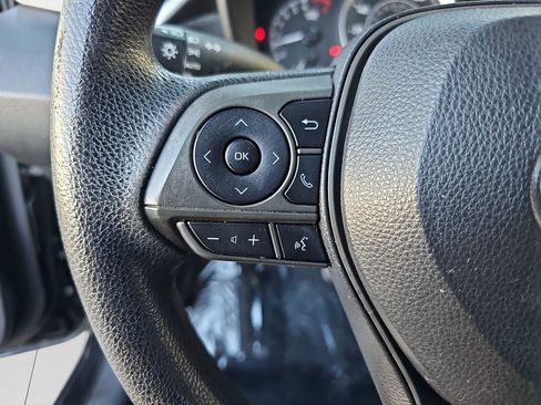 Used 2021 Toyota Corolla LE image 11