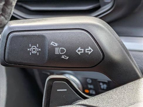 Used 2020 Ford Explorer XLT RWD image 16