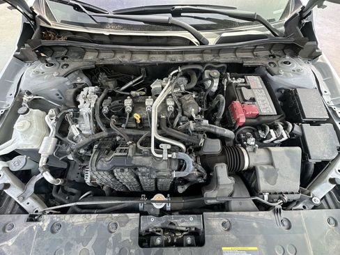 Used 2024 Nissan Altima 2.5 SV FWD image 24