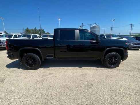 Used 2026 Chevrolet Silverado 2500 LT w/ Trail Boss Package AWD/4WD image 2