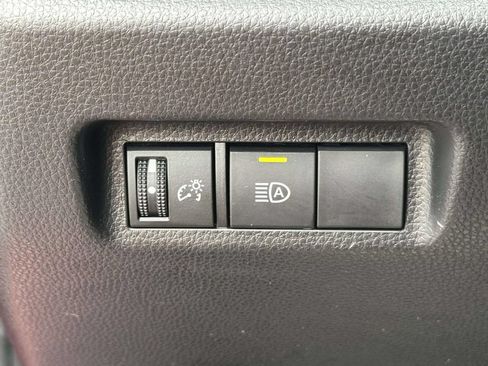 Used 2022 Toyota RAV4 LE FWD image 27