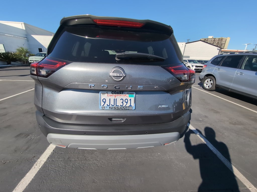 Used 2023 Nissan Rogue S AWD/4WD image 11