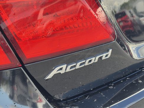 Used 2013 Honda Accord LX image 9