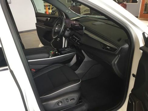 Used 2025 Buick Enclave Preferred image 34