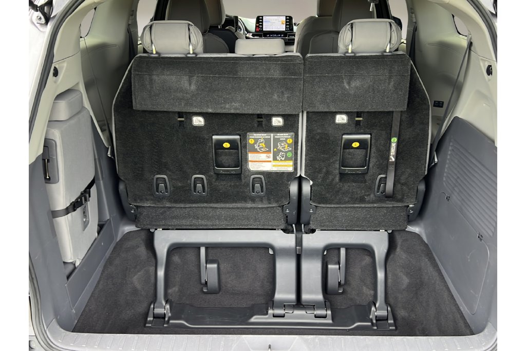 Certified 2021 Toyota Sienna LE FWD image 18