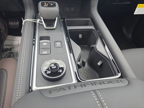 New 2026 Nissan Pathfinder Platinum AWD/4WD image 30
