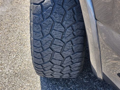 Used 2018 Ford F150 XLT w/ Equipment Group 302A Luxury image 10