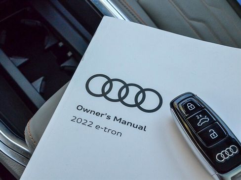 Used 2022 Audi e-tron Chronos w/ Chronos Package image 39