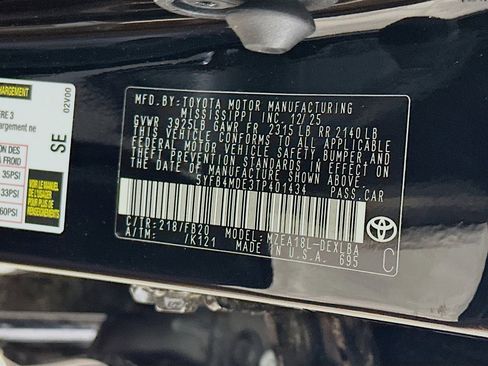 Used 2026 Toyota Corolla LE FWD image 12