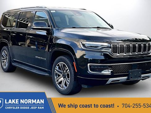 Certified 2024 Jeep Wagoneer L Series II w/ Flexible Seating Group AWD/4WD image 1