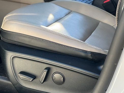 Used 2020 Ford Escape SE Sport image 20