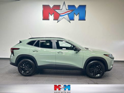 Used 2025 Chevrolet Trax ACTIV w/ Driver Confidence Package FWD image 1