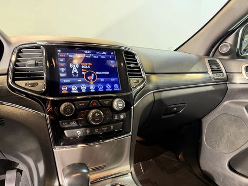 Used 2020 Jeep Grand Cherokee Limited w/ Luxury Group II RWD image 16