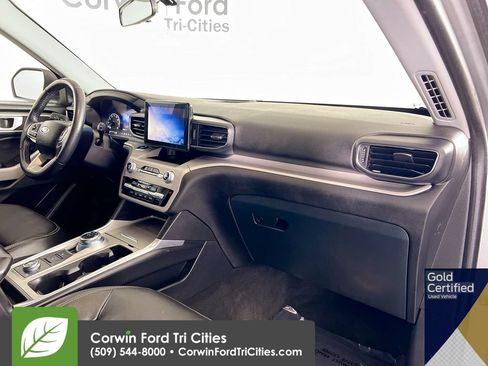 Used 2024 Ford Explorer XLT w/ Equipment Group 202A AWD/4WD image 29