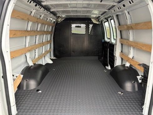 Used 2025 Chevrolet Express 2500 w/ Driver Convenience Package RWD image 22