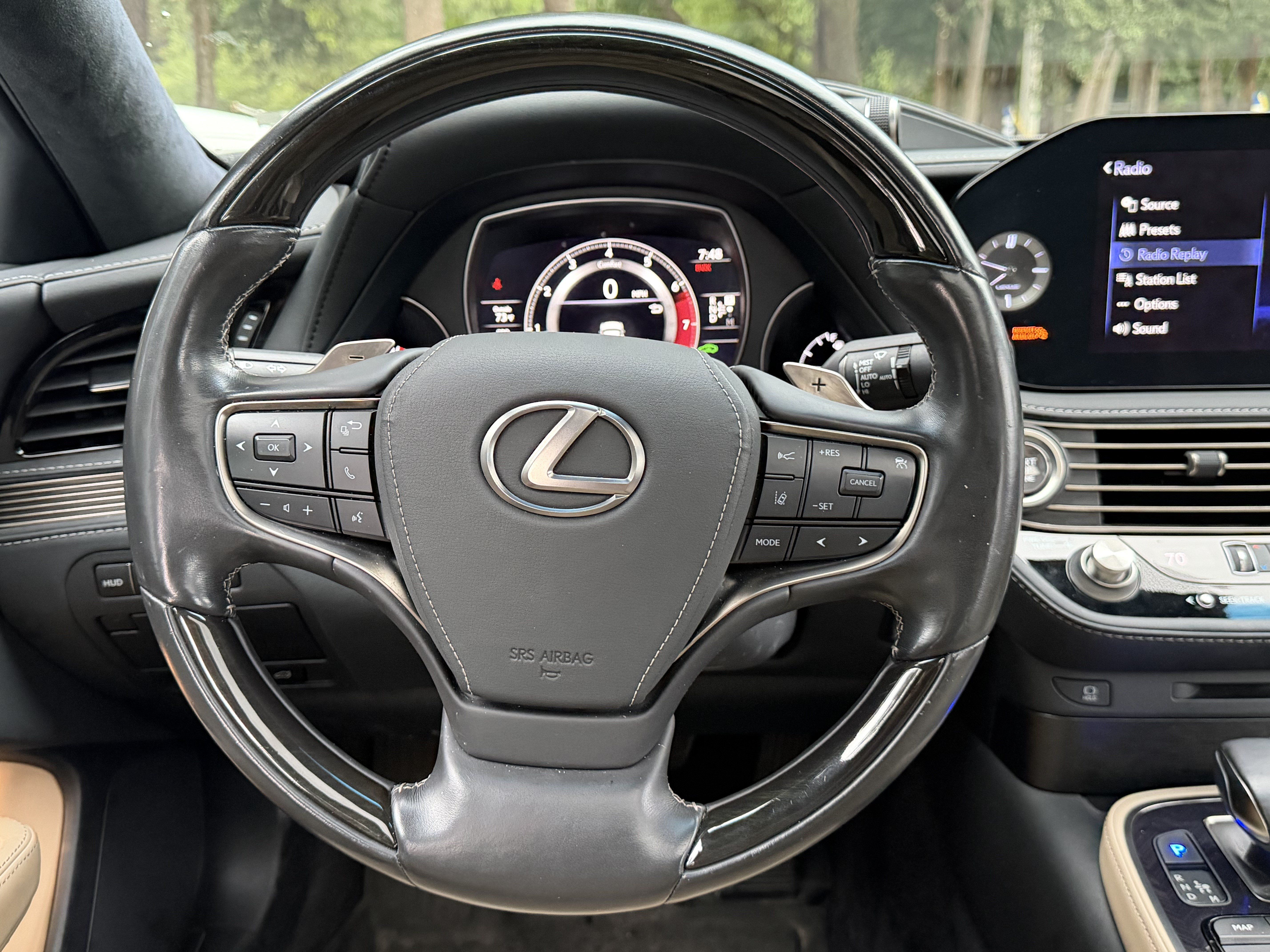 Used 2022 Lexus LS 500 w/ Interior Upgrade Package RWD image 33