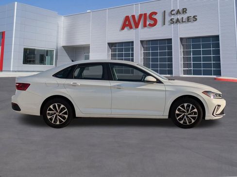 Used 2025 Volkswagen Jetta S image 5