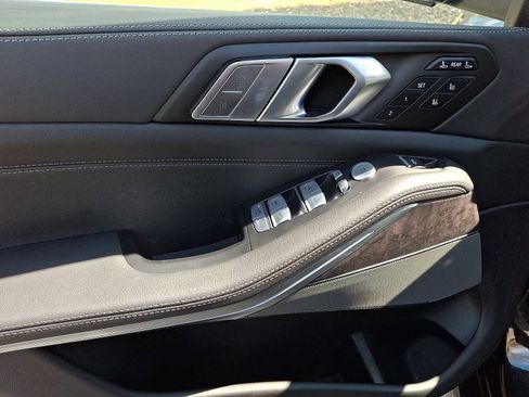 Used 2026 BMW X7 xDrive40i w/ Executive Package image 14